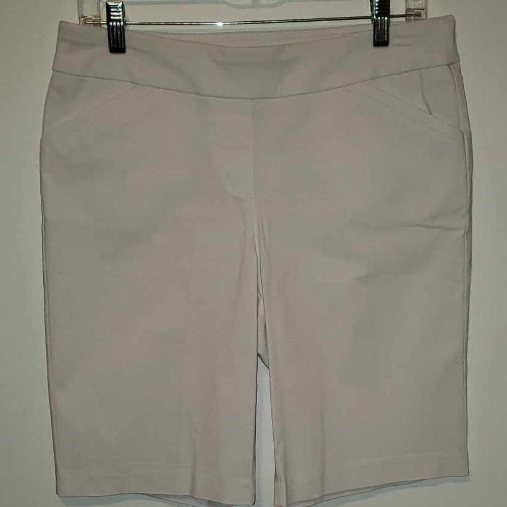 NWOT Coral Bay Petite White Stretch Shorts Size 10 Petite
